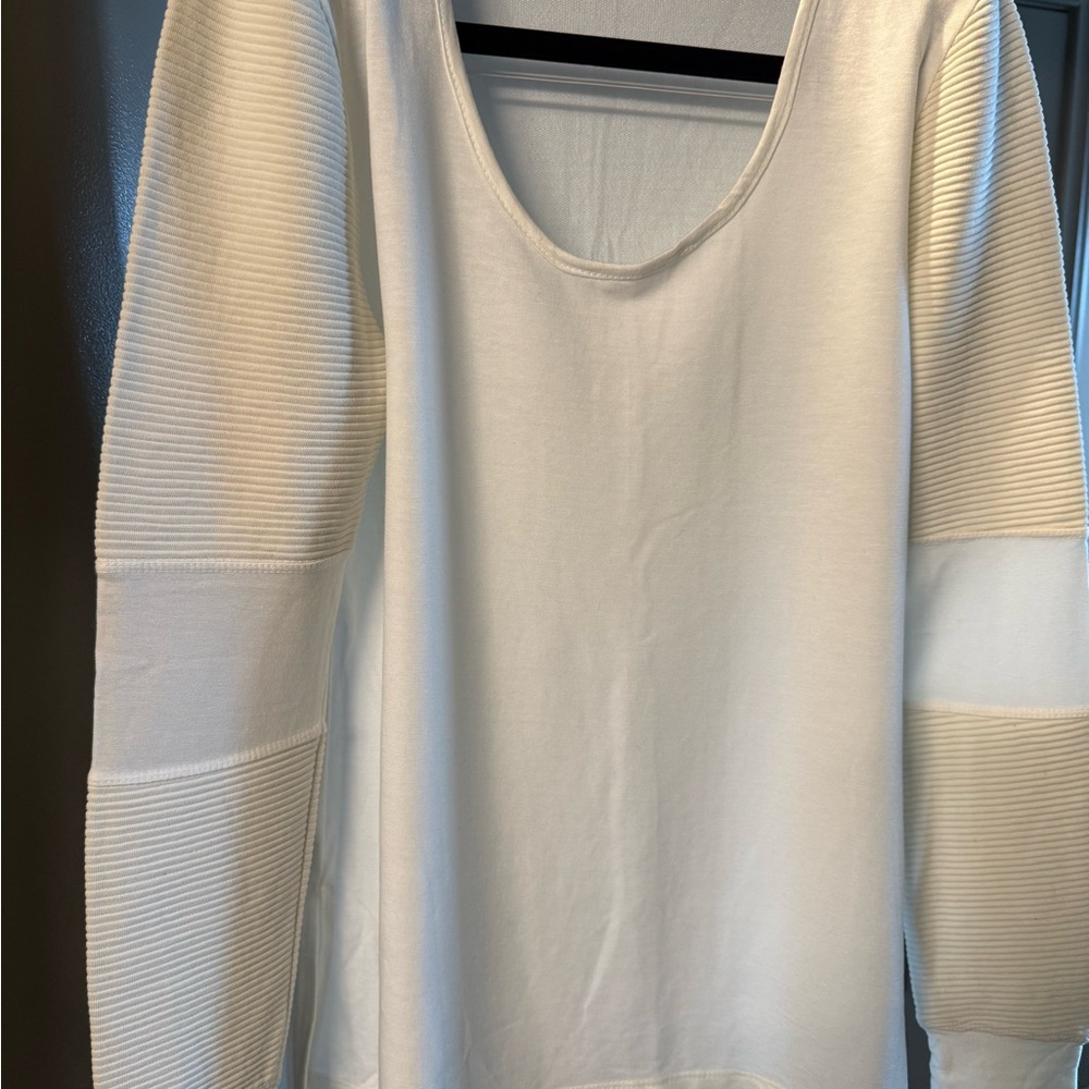 Women's Cream Scoop Neck Sweatshirt